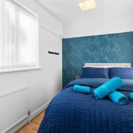 בית נופש Comfy Bedroom Getaway