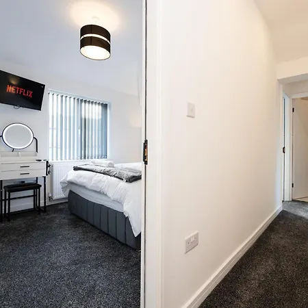 Modern 5-bed Ev Centre 10 Min Vakantiehuis *