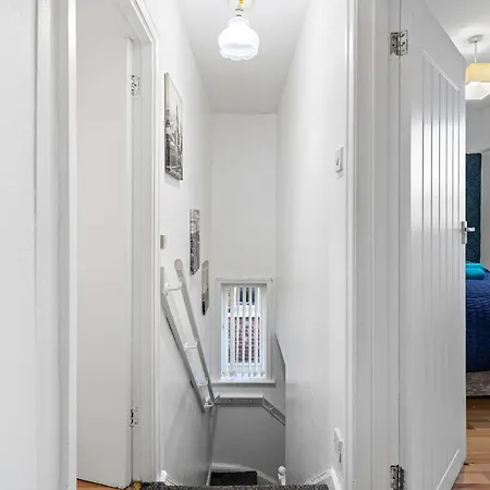 בית נופש Comfy Bedroom Getaway