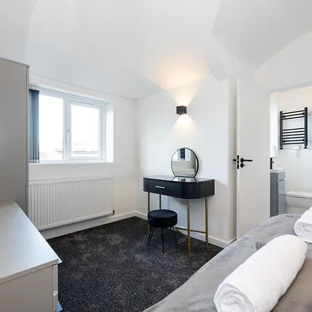 Modern 5-bed Ev Centre 10 Min Manchester