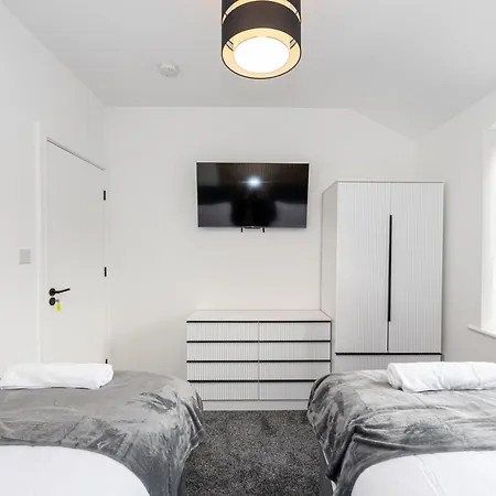 Modern 5-bed Ev Centre 10 Min Vakantiehuis *