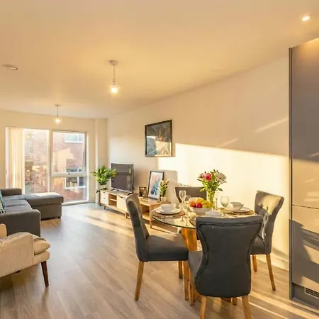 Apartment Convenient 2 Bedroom