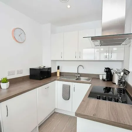 Modern 1 Bed With Views In Apartament *