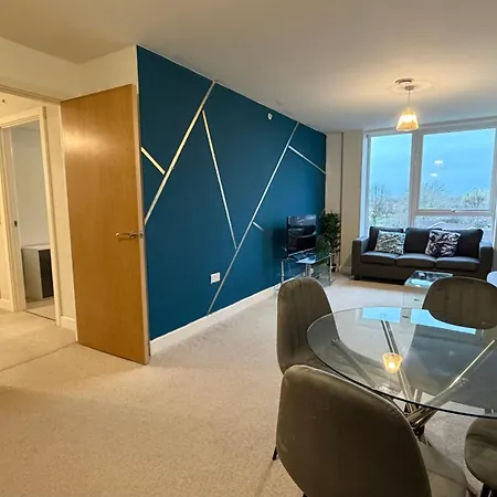 Luxury 5 Bed Centre مانشستر