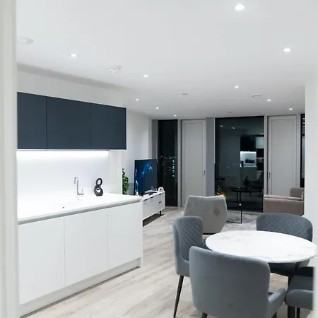 Modern 2 Bed Penthouse With Stunning Views In Center * Манчестер
