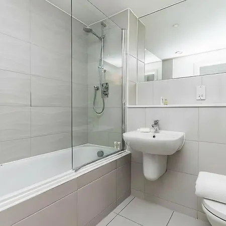 Convenient 2 Bedroom *