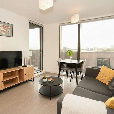 Modern 1 Bed With Views In Apartment Manchester