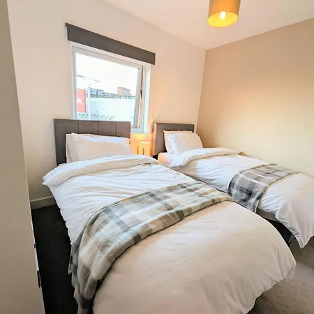 The Urban Nest - King Bed, Walk To C-centre *