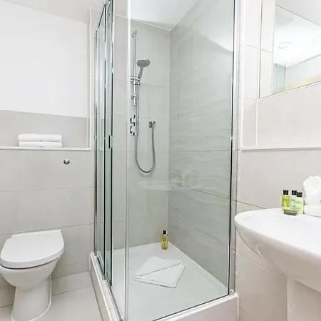 Convenient 2 Bedroom *