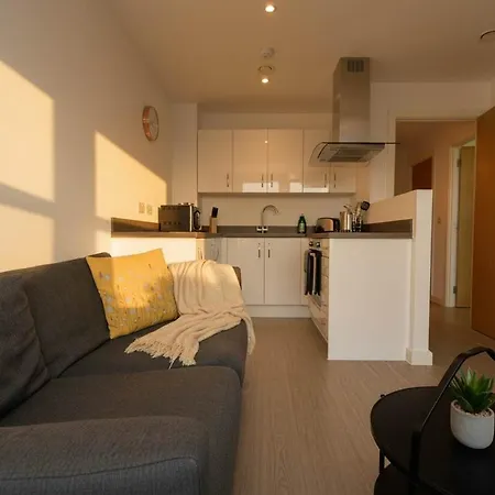 Modern 1 Bed With Views In *