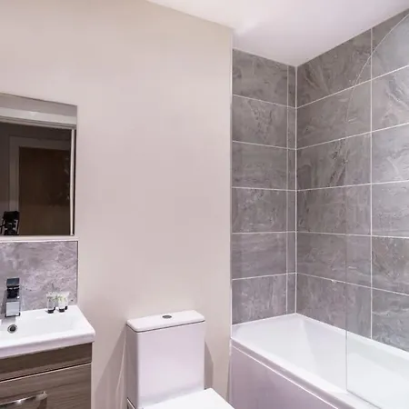 For 2 Salford Amenities Apartamento