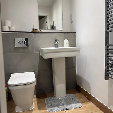 Modern 2br In M5, Man United Stadium, And Mediacity *