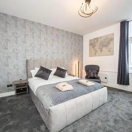 *superb Location* 20th Floor * مانشستر