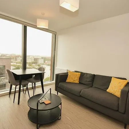Modern 1 Bed With Views In Apartament *