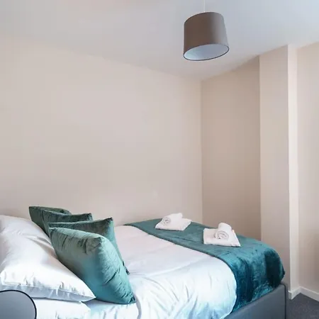 For 2 Salford Amenities Appartement