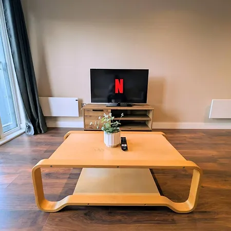 The Urban Nest - King Bed, Walk To C-centre Apartman Manchester