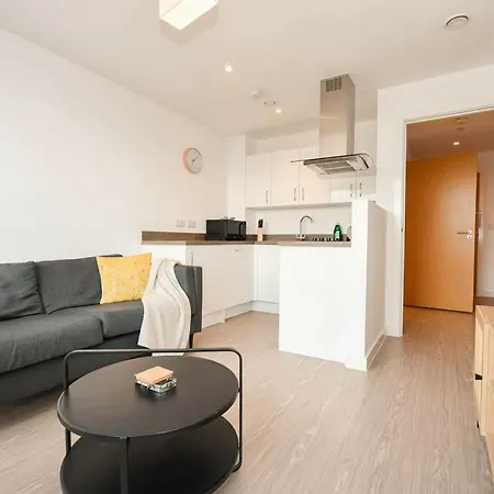 Modern 1 Bed With Views In Manchester