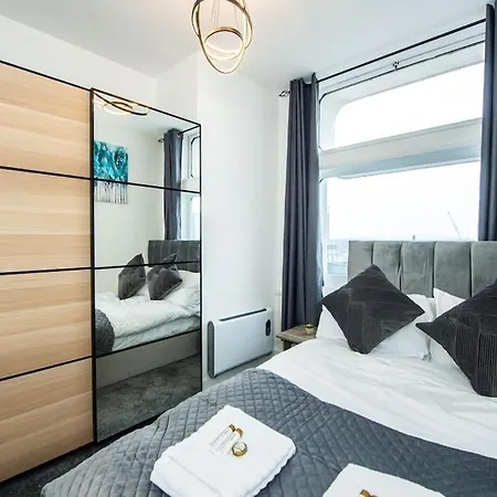 Apartment *superb Location* 18th Floor