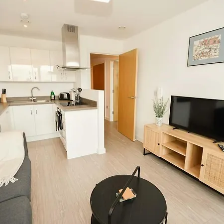 Apartment Modern 1 Bed With Views In