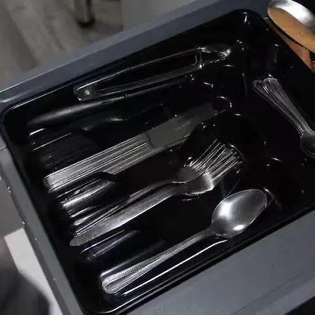 Cosy - 15 Mins Drive To