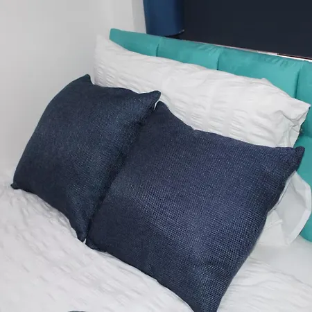 شقة Cosy - 15 Mins Drive To *