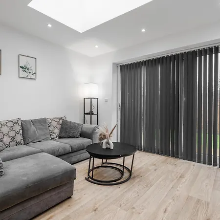 The Ideal Urban 4br - Coop - Etihad - Parking - Ev Daire