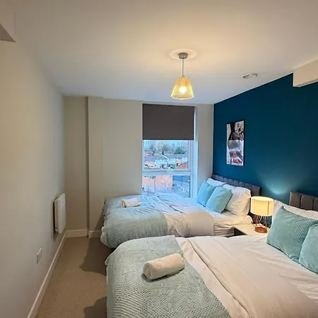 Luxury 5 Bed Centre