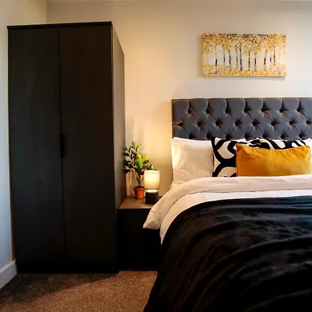 Apartmán Modern 2 Bed, 2 Bath With Ensuite By Avalora Short Lets & Serviced Salford, Near Tram Manchester, Train Station, Parking Manchester