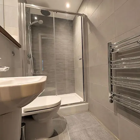 Apartman The Urban Nest - King Bed, Walk To C-centre