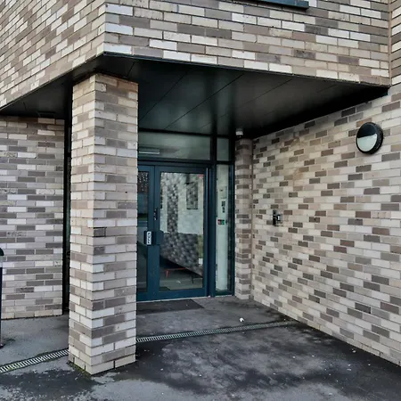 Modern 2 Bed, 2 Bath With Ensuite By Avalora Short Lets & Serviced Salford, Near Tram Manchester, Train Station, Parking Apartmán *