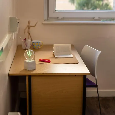 Apartment John Lester And Eddie Colman Courts In Salford