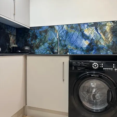 Luxehaus Mcr בית נופש *