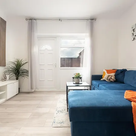 Stylish 4bd Townhouse - Centre - O2 Apollo