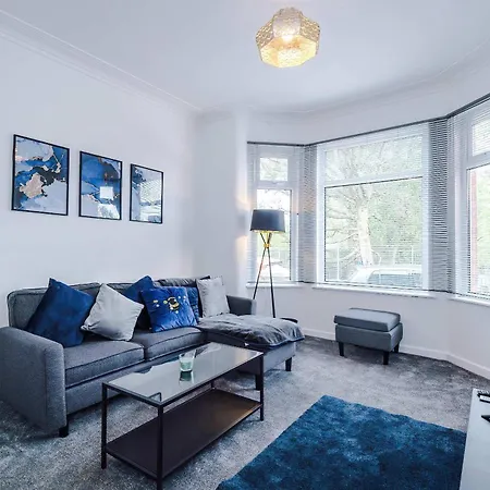 Large 4 Bed House Sleeps 8 By Host A Σπίτι διακοπών *