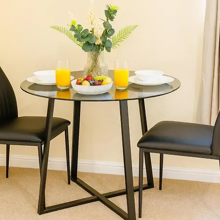 بيت للعطل Hub - 2br With Free Parking, Near Airport & Attractions مانشستر