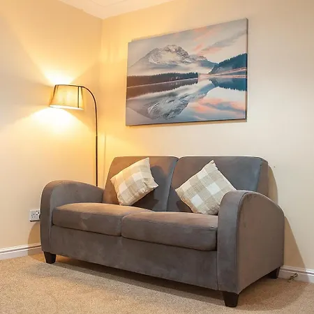 بيت للعطل Hub - 2br With Free Parking, Near Airport & Attractions مانشستر