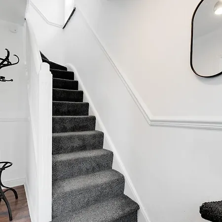 Nyaraló Comfy 3br - Pool Table - Games - Sleeps 8 Manchester