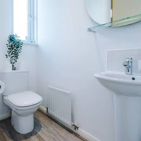 Modern House - Sleeps 6 - Free Parking - Near Etihad Stadium - Coop Live * Manchester