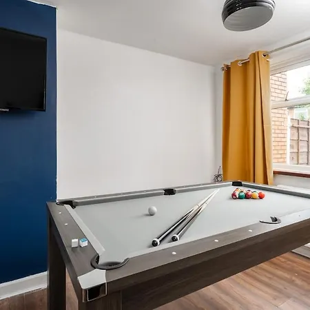 Nyaraló Comfy 3br - Pool Table - Games - Sleeps 8 *