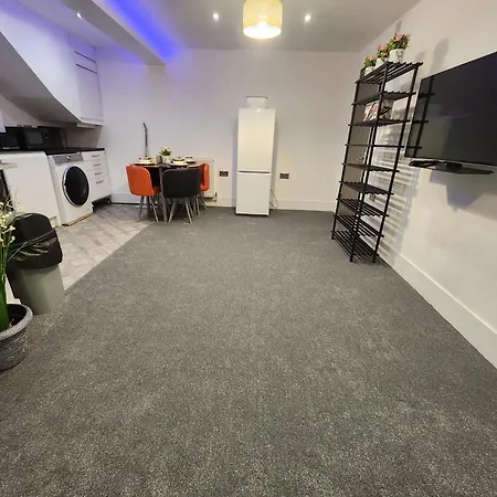 Luxury Free Wifi Old Trafford Homestay szállás *