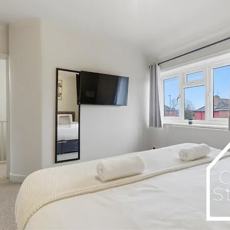 Spacious 3 Bed With Pac-man, Darts And 2 Parking Spaces Dom wakacyjny