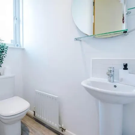 Modern House - Sleeps 6 - Free Parking - Near Etihad Stadium - Coop Live Casa de Férias