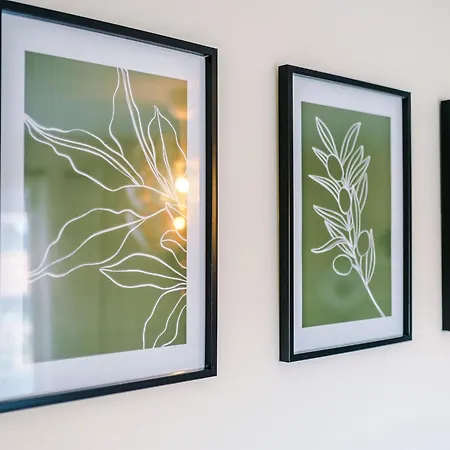 Spacious 3-bed With Free Parking And Near Centre *