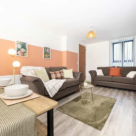 Rest&recharge At Brookdale House Holiday home Manchester