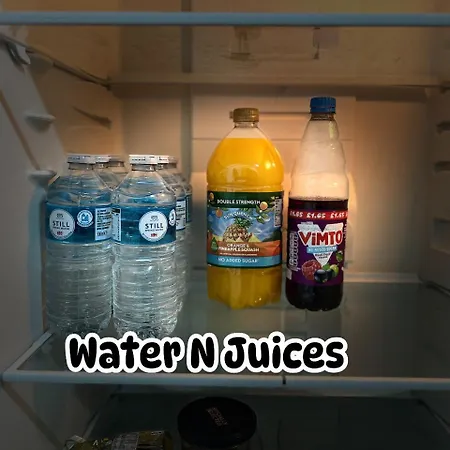 Manchester City Cosy Stay - Fresh New Master Bedroom Sleeps 3 Guests - 3 Adults 3*