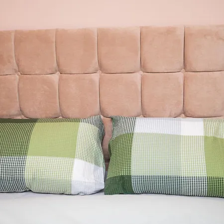 Elegant And Modern 3 Double Bedroom Near Centre Entire House Parking 3*