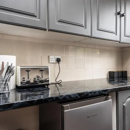 Comfy 3br - Pool Table - Games - Sleeps 8 Манчестер