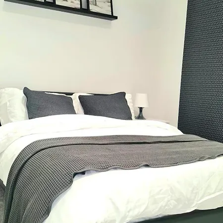 1-bedroom Aprt In Salford- Freeparking- Sleeps3 Daire *