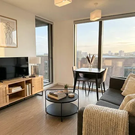 Apartament Modern 1 Bed With Views In *