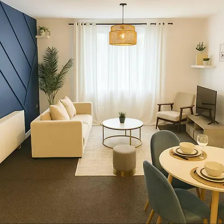 Salford Quays 4 Guests / Parking *